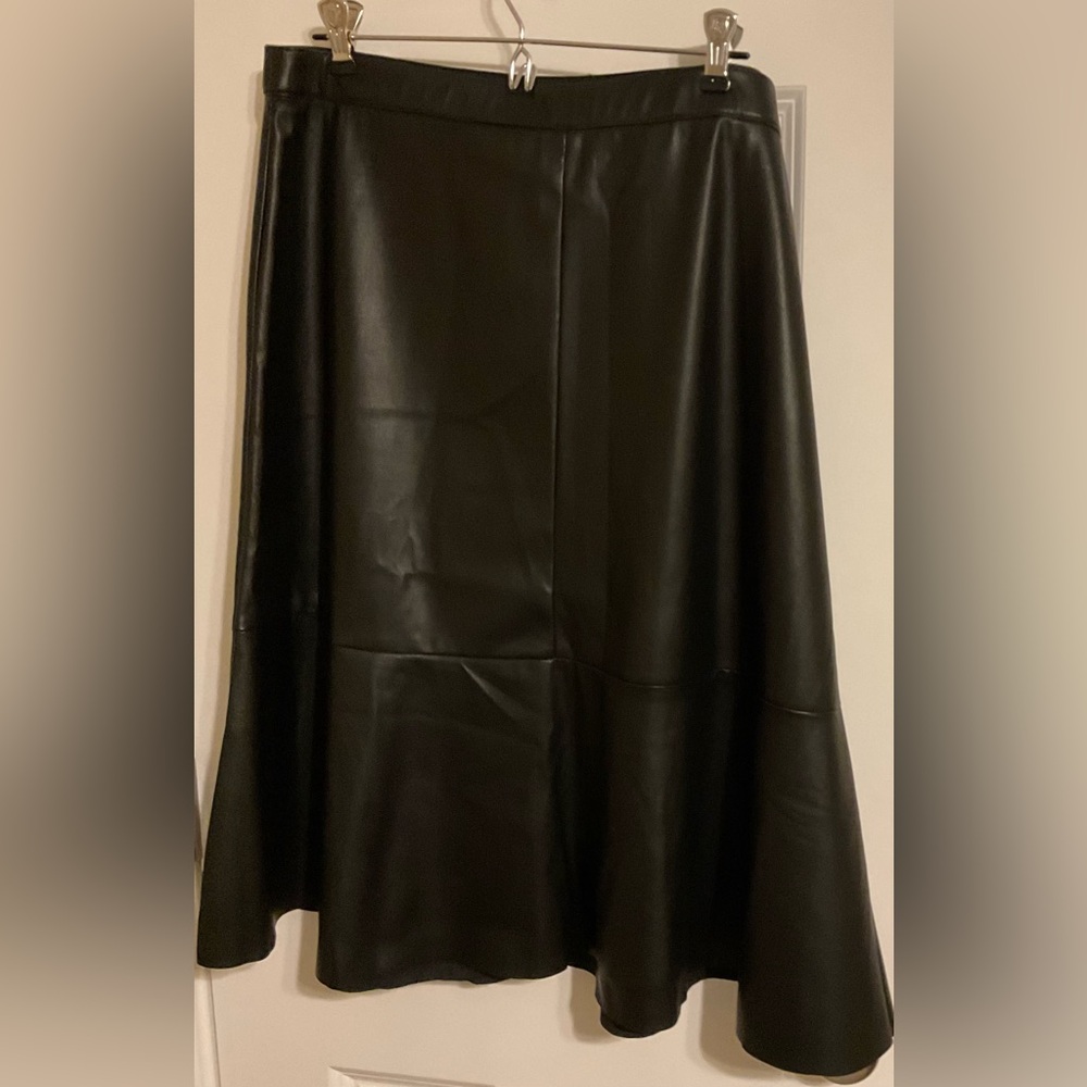 Elegant Black Pleather Skirt